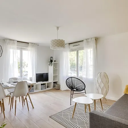 Apartment T2 Calme, Fonctionnel Et Spacieux - Proche Paris